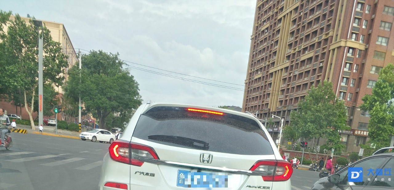 071610u33sxl1y2vzi77y0_meitu_1.jpg