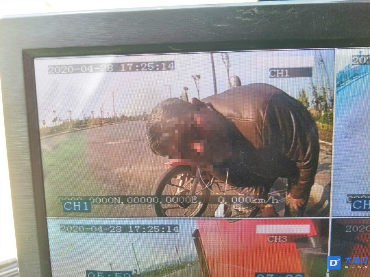 111059l1h7hhhn915bvhmk_meitu_6.jpg