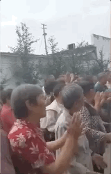182046ov6rwwujuzdhquu6.gif