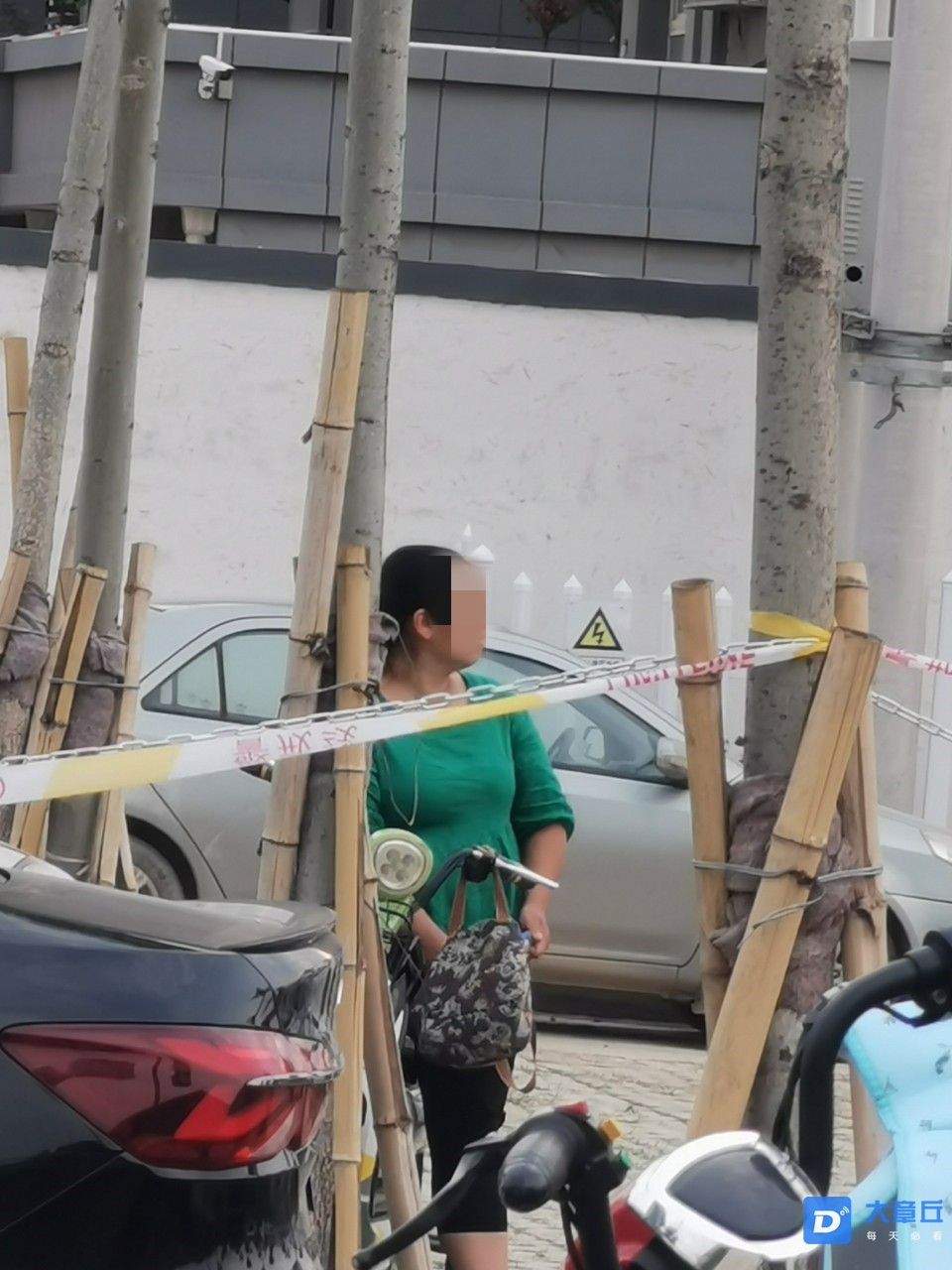 182825ye8e8rr7zchz8wqc_副本.jpg