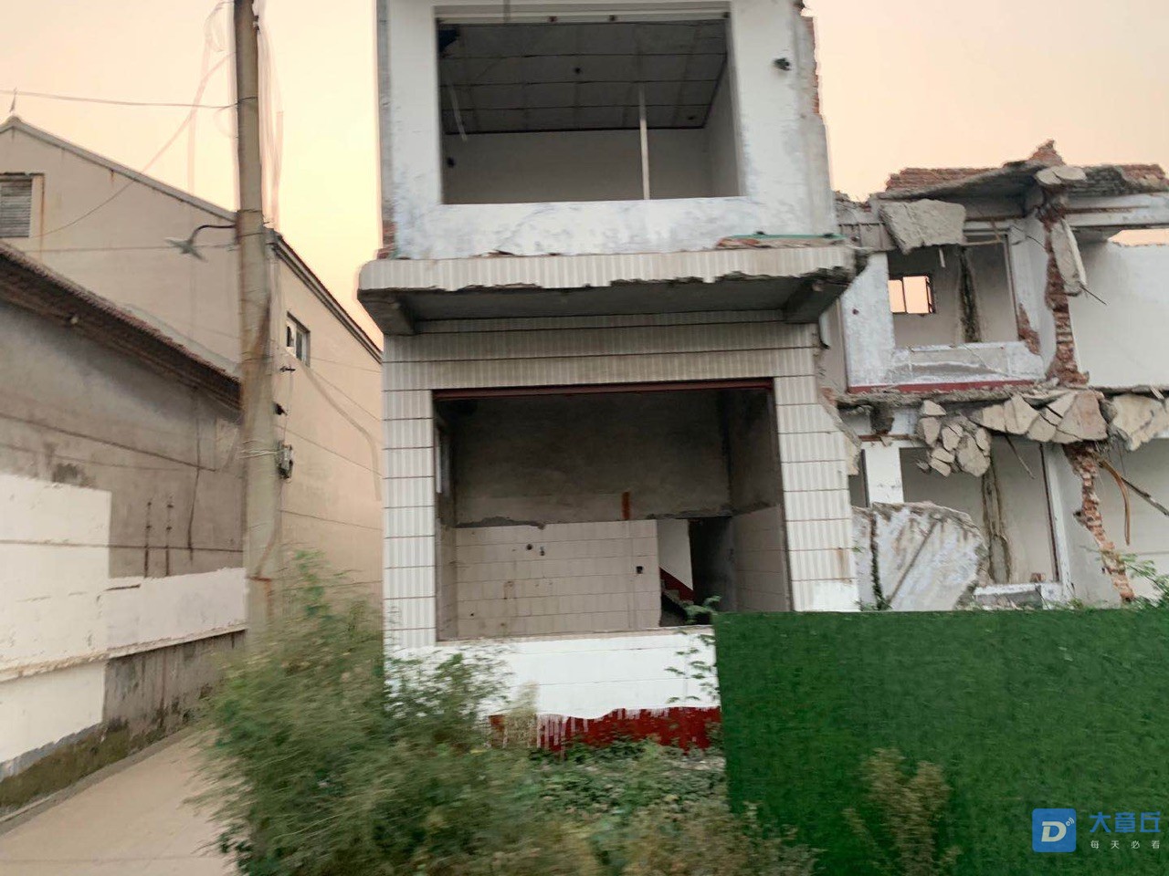 front1_0_FqmImctMFXQPmsrqcjY7ThziqaYd.jpg