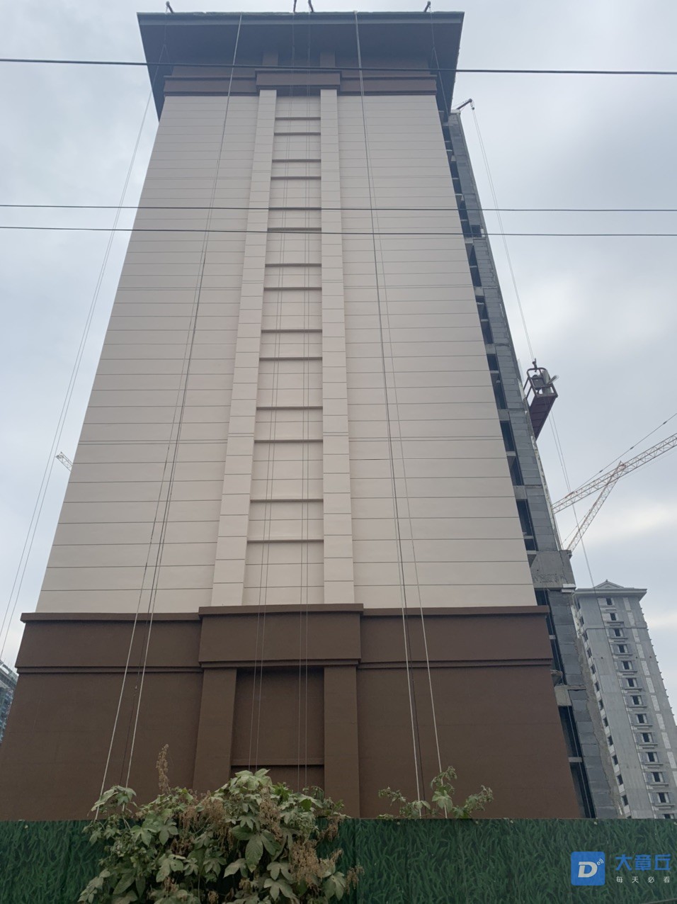 front1_0_FsOexfe-cE_6AbhRSw1aRci2XPU5.1602298573.jpg
