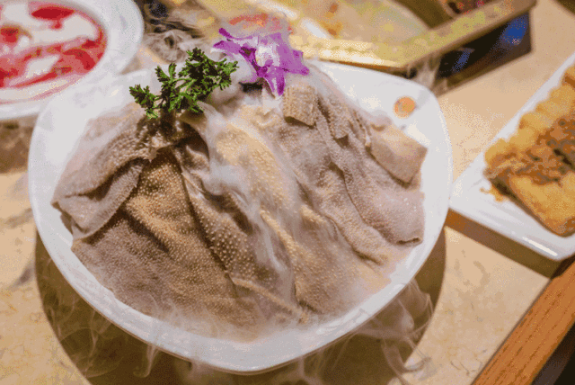 012015yzm1alm1366hmgqq.gif