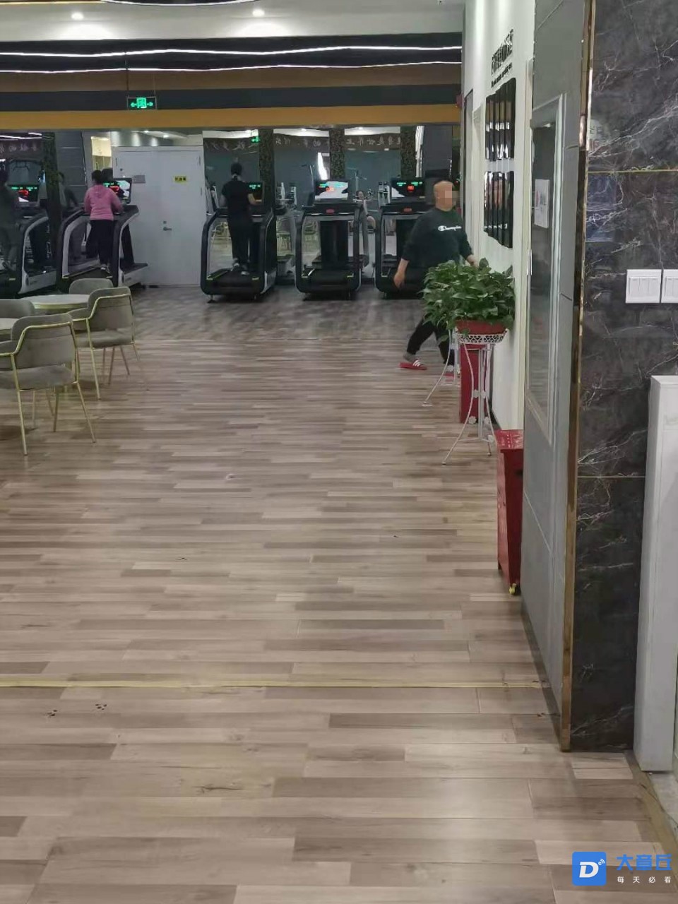 094027j98bmukdykbqzce9_meitu_1.jpg