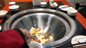 140941t7kxjdxp51vd8f8l.gif