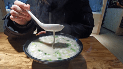 140625aupoom6cnexec4nz.gif