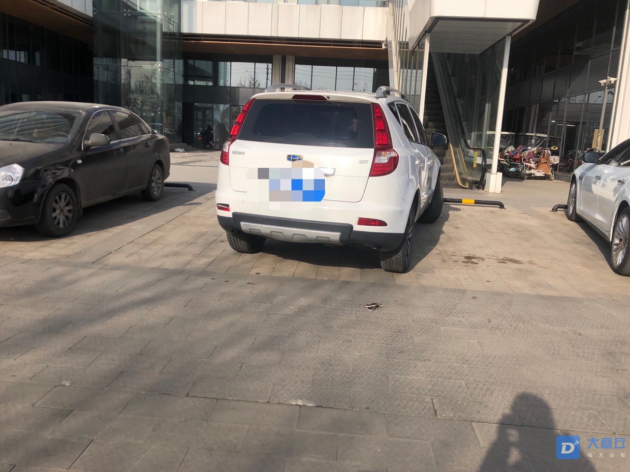 front1_0_FjOGMQ4-KCZWRu3pL5WT24-jhi5n.1610353102.jpg