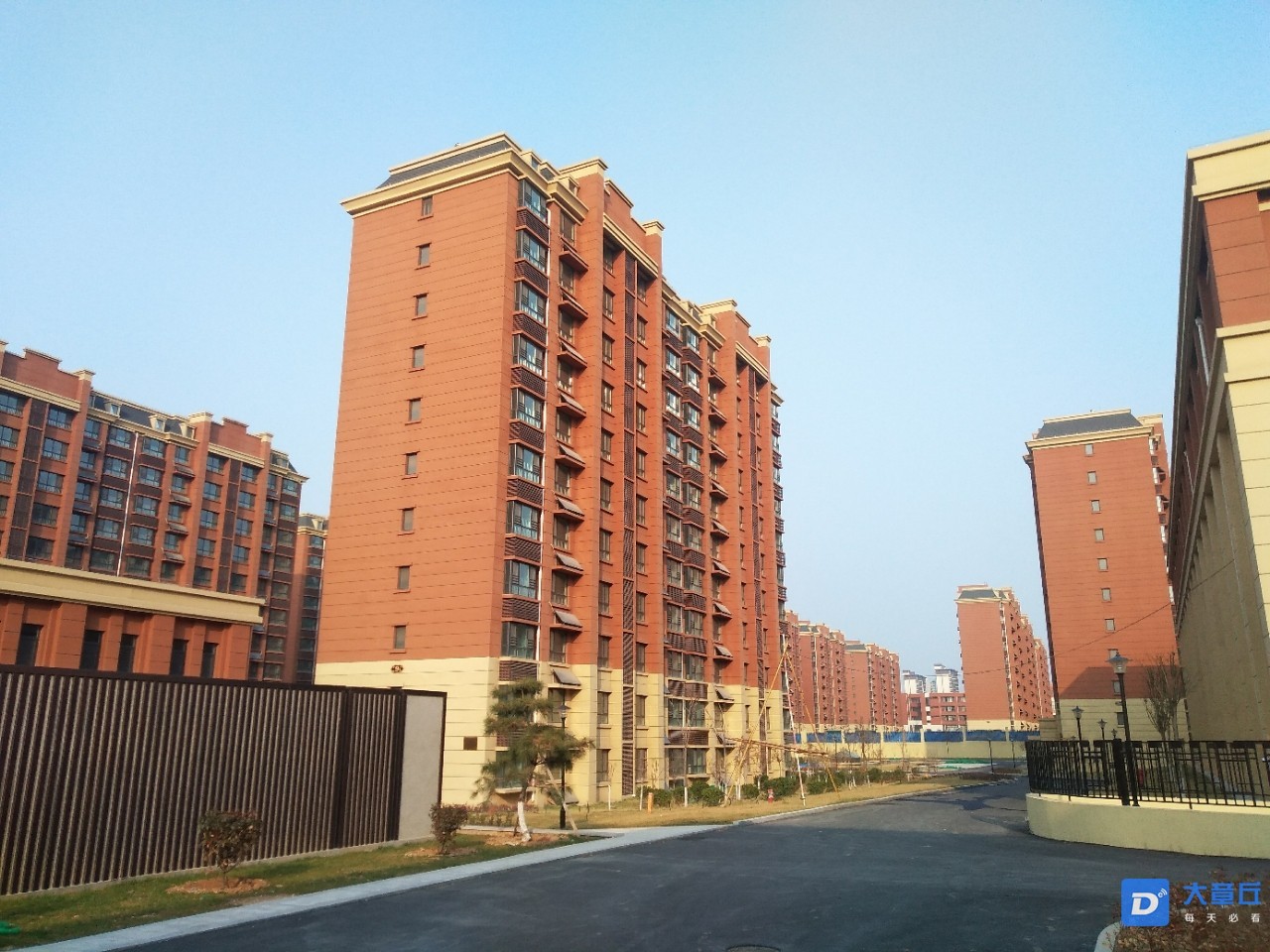 163228rj68806jz93oci73.jpg
