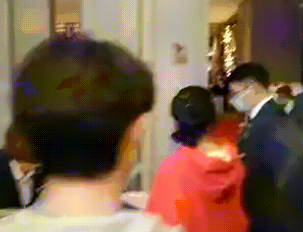180245iujqqr6uqfl8jgg8.gif