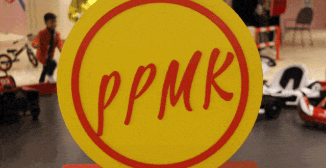 082719y9e995hmdpop559a.gif