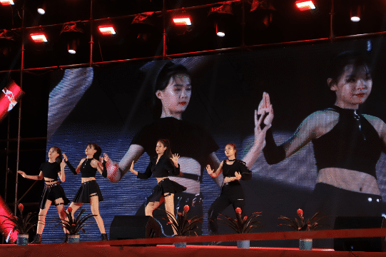 135102eofcfxknx19f67r9.gif