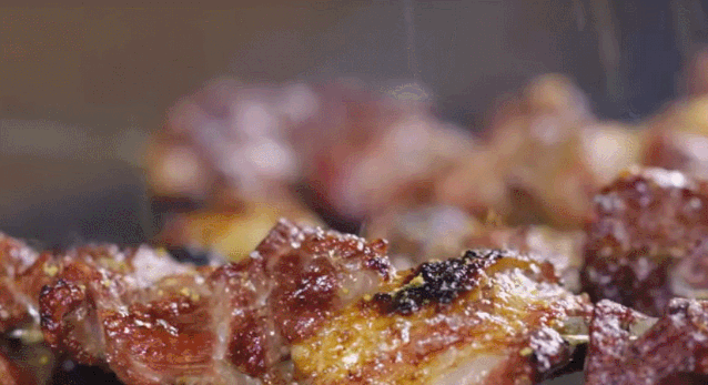 140238c611qbq0qumoh565.gif