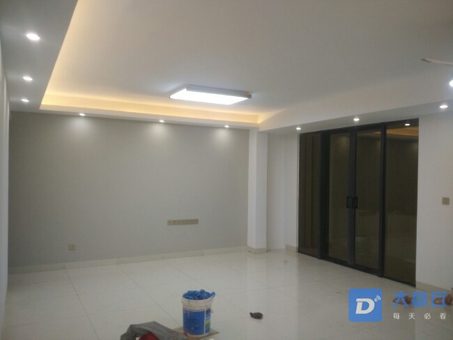 front2_0_FuVqDUZ2OKD2YcHP8OFU61xn4BSd.1625040638.jpg