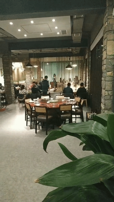 141311d5pcu349wu5zpxd8.gif