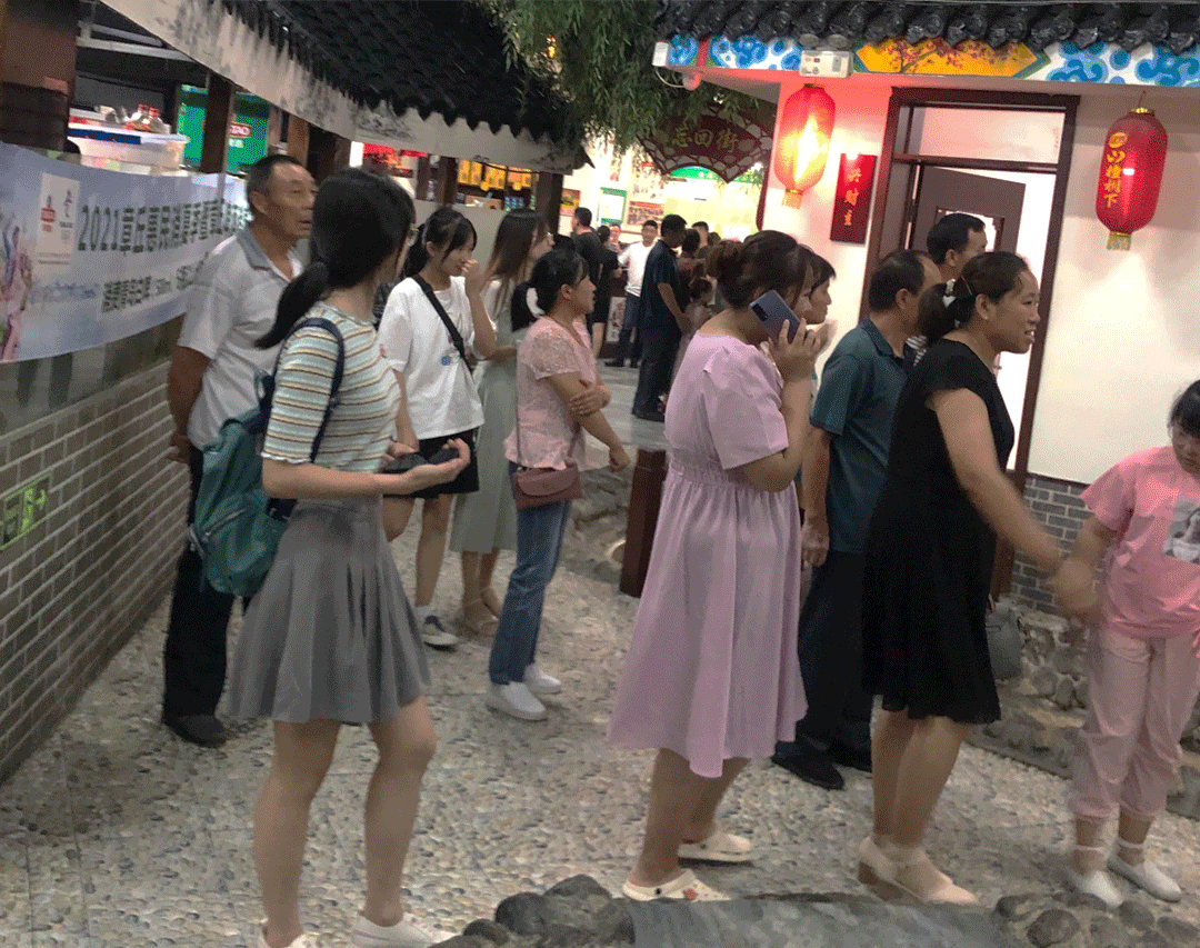 142705hgqqqcyxuqmgtm0m.gif