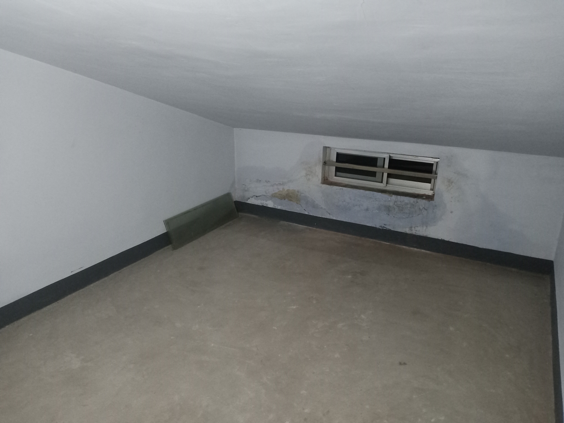 front2_0_Fv4Jg2LsV5vpRwKnr0KcQV4uxkAZ.1631021204.jpg