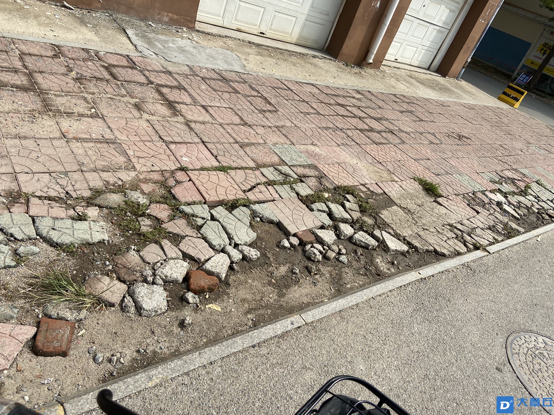 front1_0_FqNcNXG-Cn5zGEy_Ge-C-ezUXiAX.1631758018.jpg