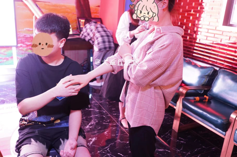 152658ayd5zsfiv4w3w3w2.png