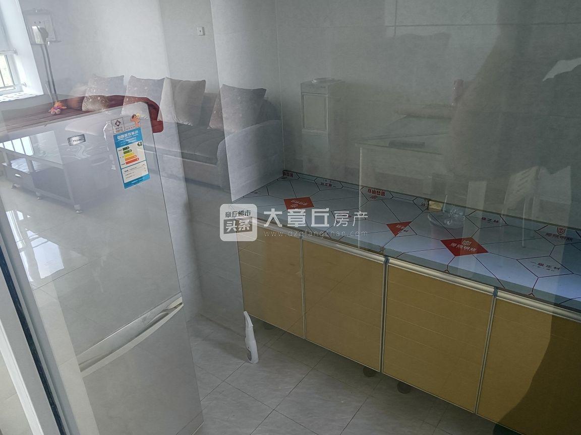 095937a1lf43omid1abfam.jpg