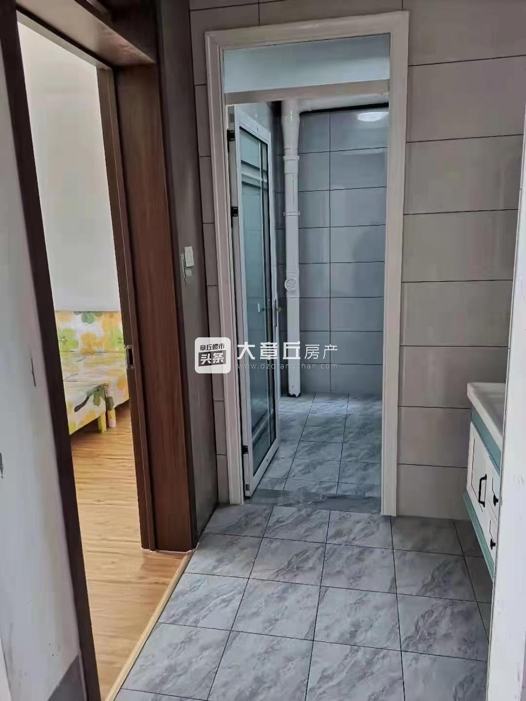 100059axal555xzi04v79l.jpg