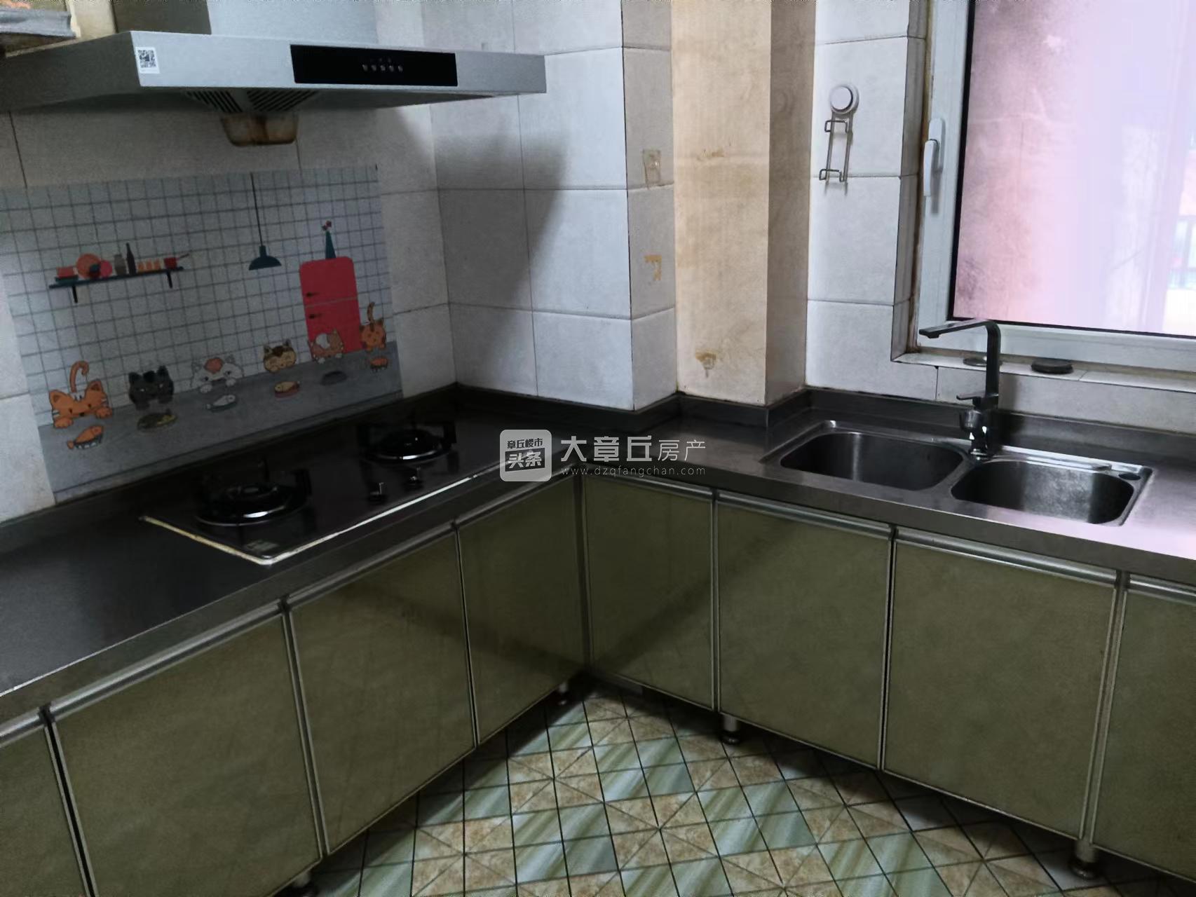 155405yt9m9qh03mp9qw9w.jpg