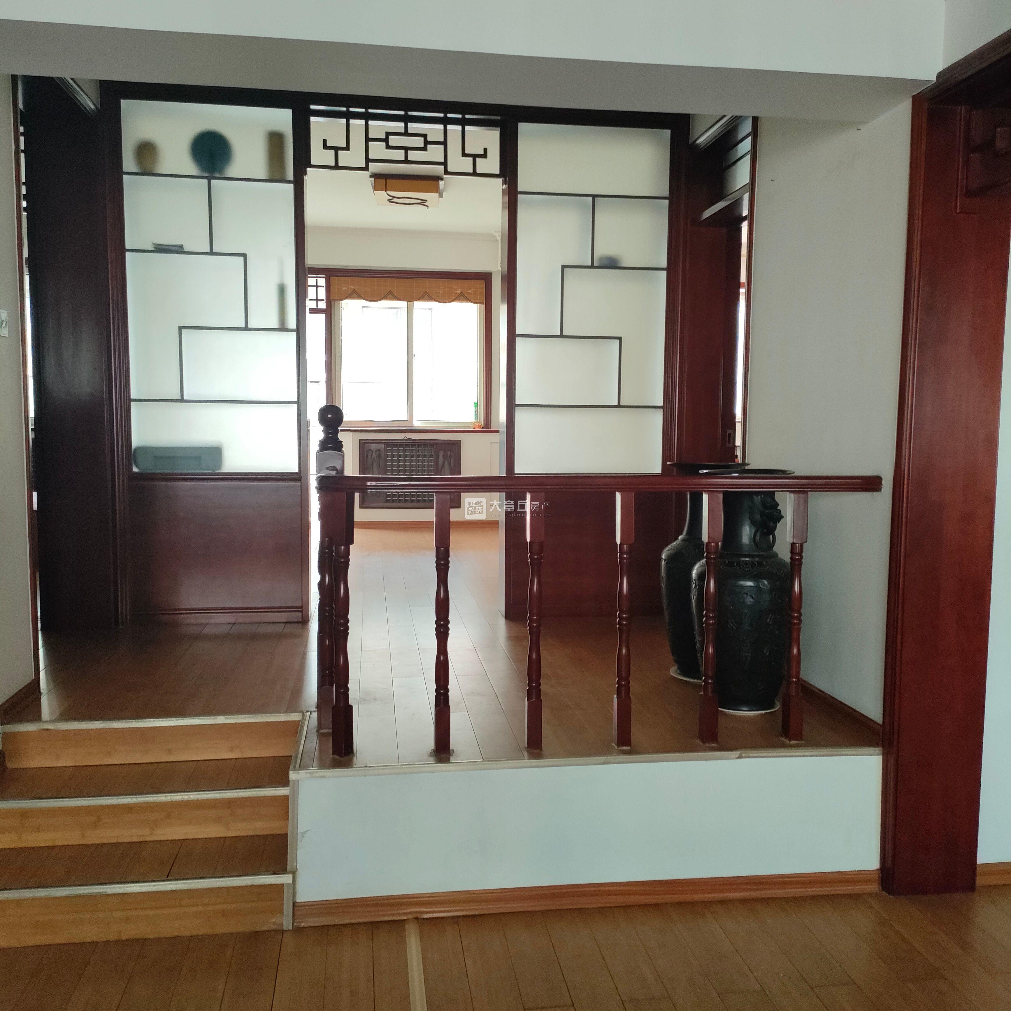 155418biwhmt09yraryb9e.jpg