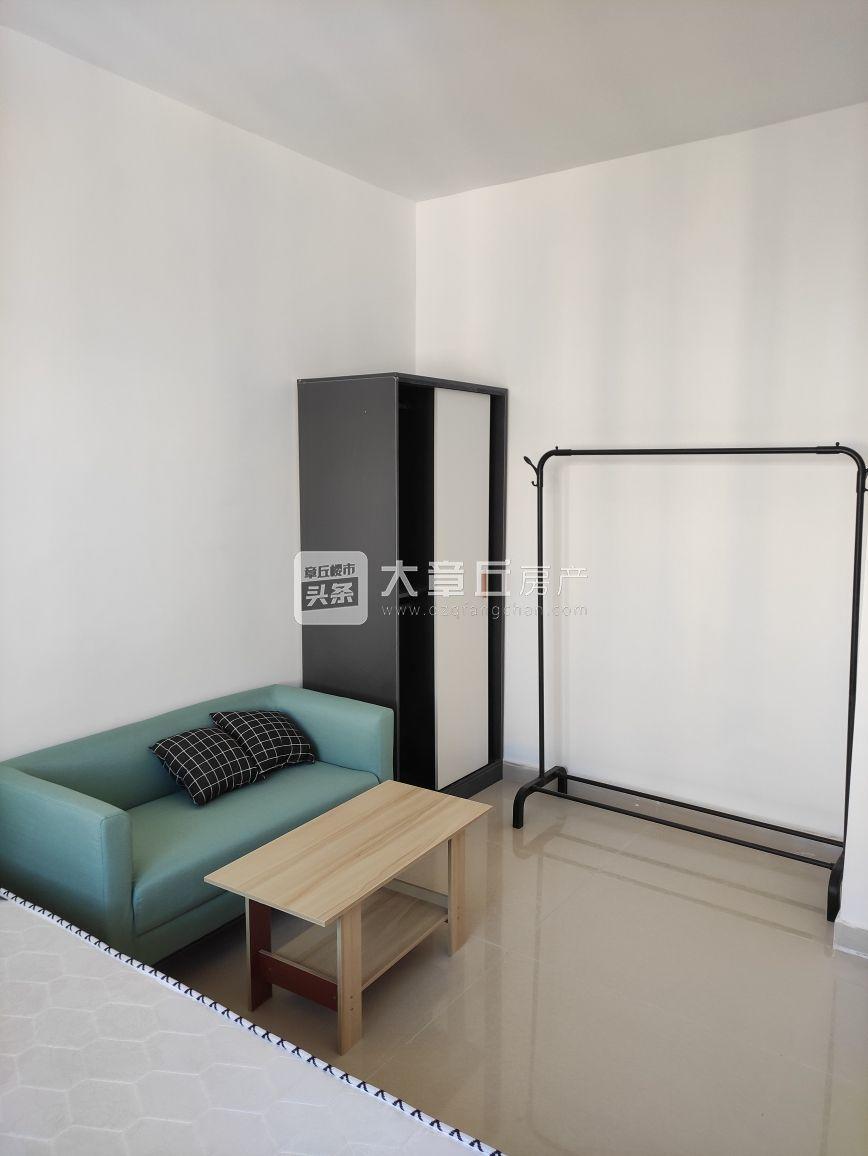 163237lhaap28p12jp522n.jpg