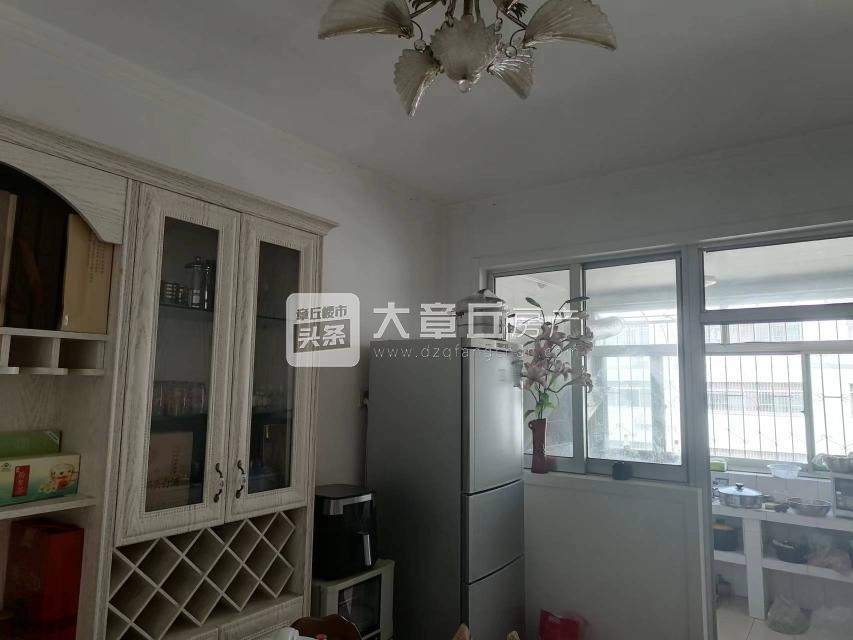100059phj99h974ihk9zi9.jpg