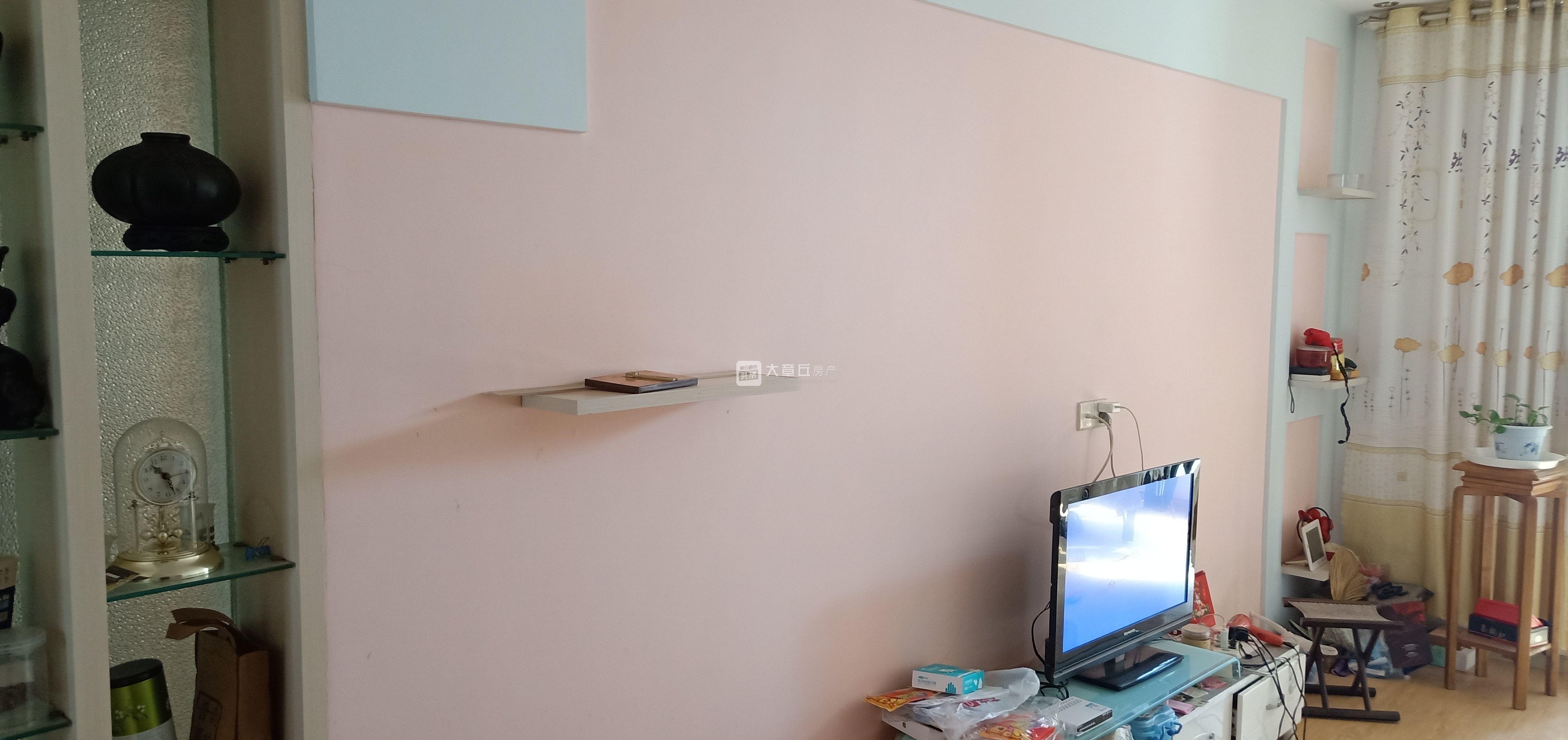 163355p1y8l12228gv81jd.jpg