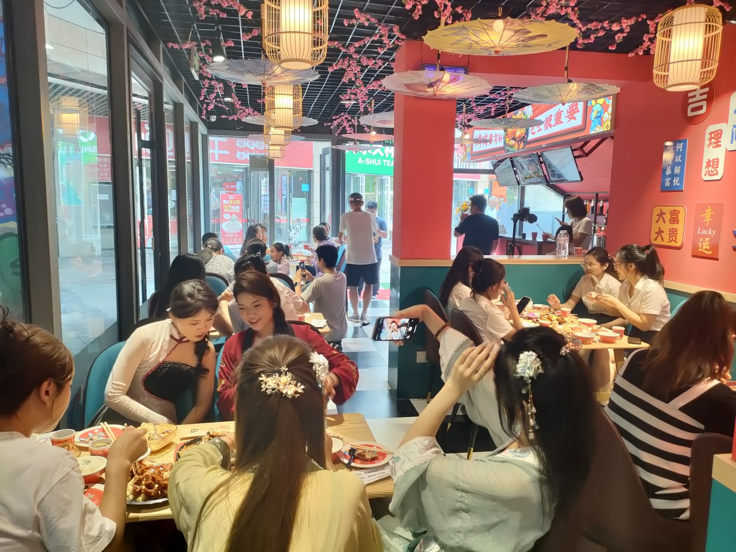 大场景吃饭 (2)_副本.jpg
