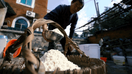 141156s9llrljl3kl9j9j0.gif