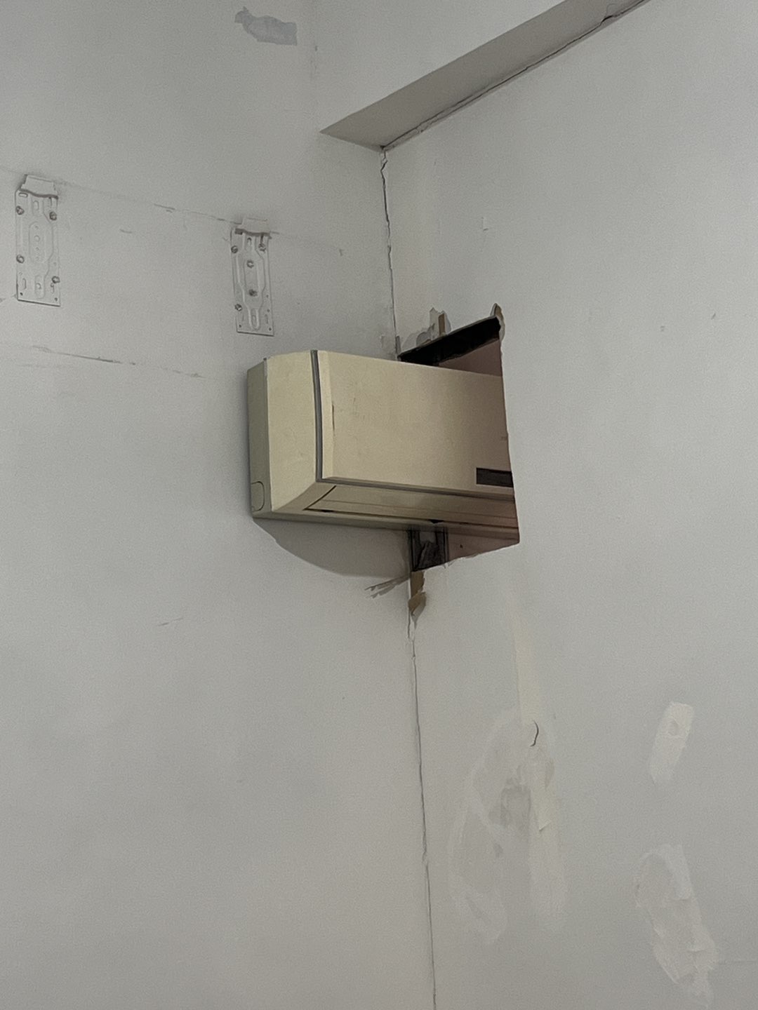 20240226100200front1_0_86286_Fuy1i0W9gnmXQNeovgmc5afc1BDh.jpg