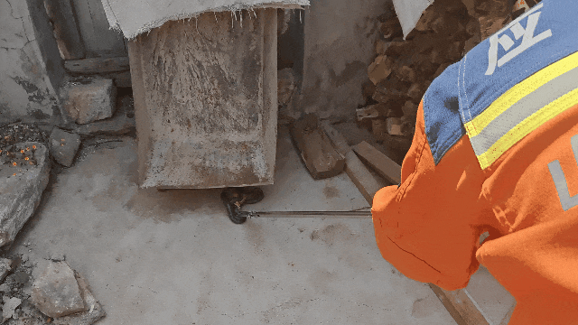 091454alr14avvf1f9irva.gif