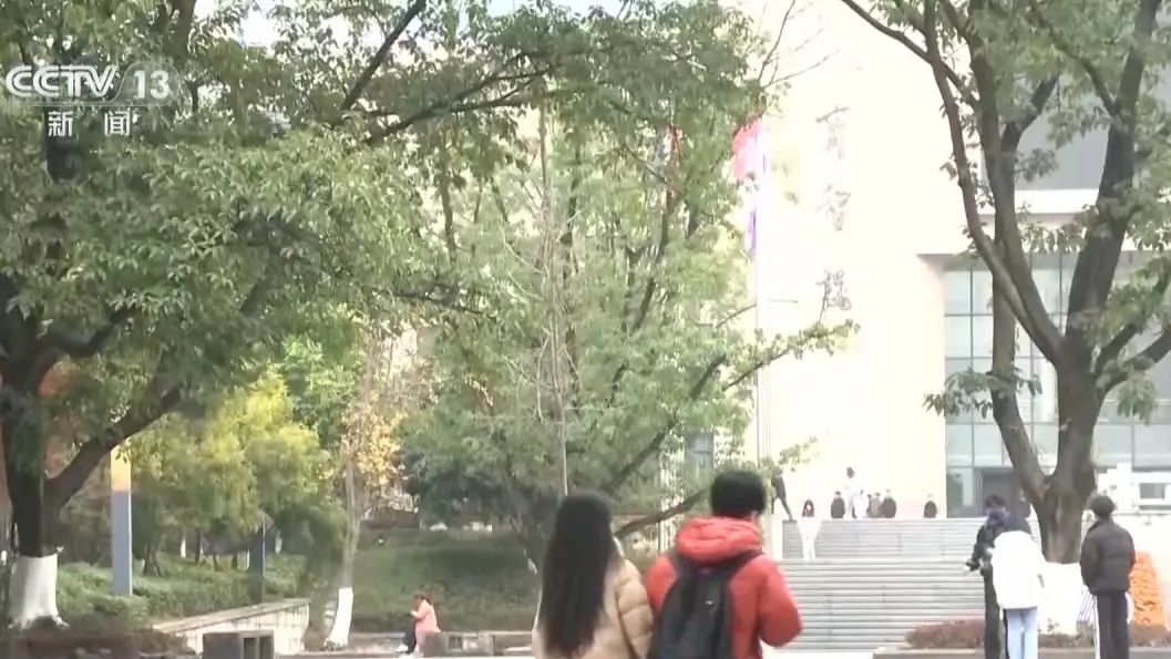 144258izh5zch55rui8kf5.jpeg