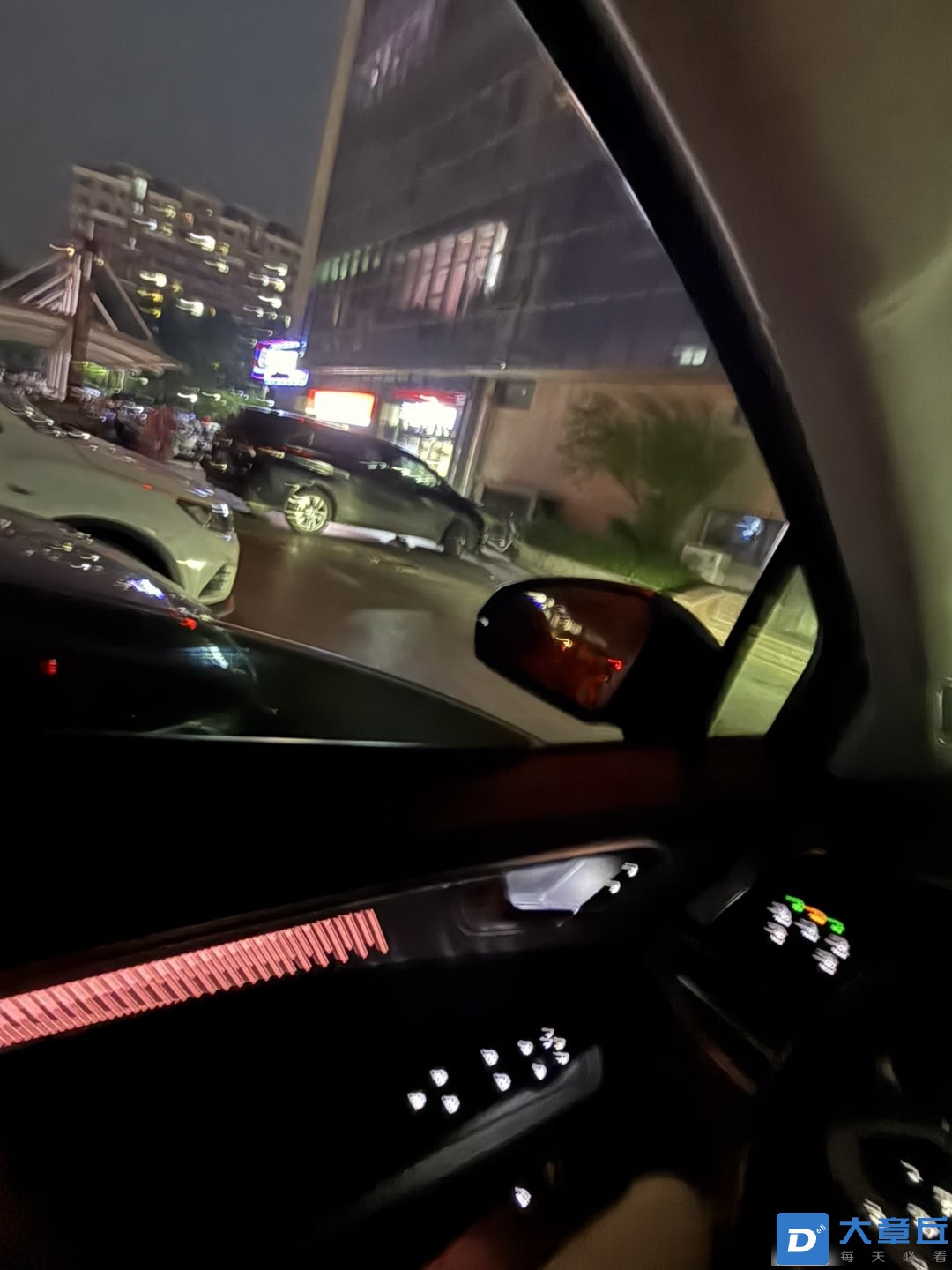 20250805075053front1_0_204010_FtuaYbFYeQdJaWVm4vuChlZNs58c.jpg